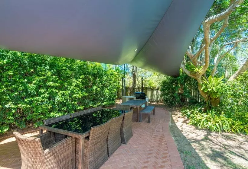 At The Sound Noosa Motel