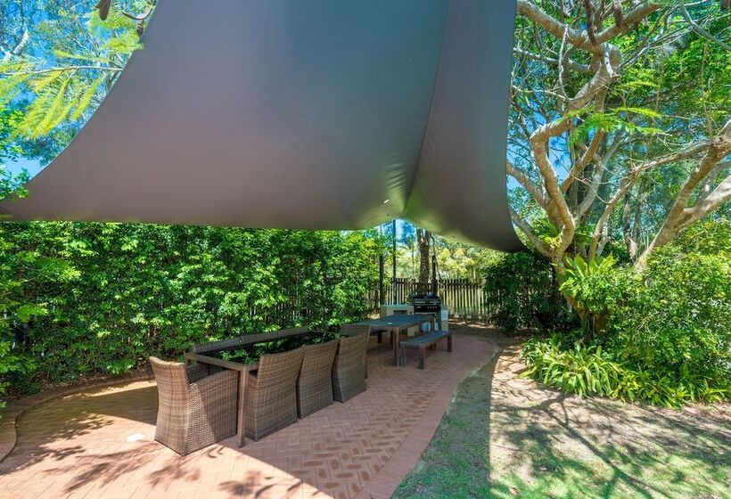 At The Sound Noosa Motel