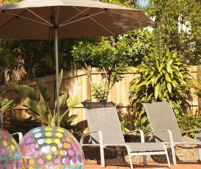 At The Sound Noosa Motel