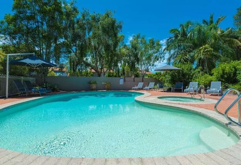 At The Sound Noosa Motel