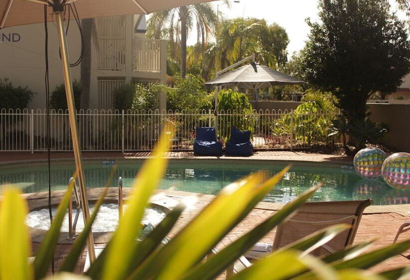 At The Sound Noosa Motel