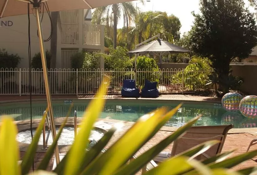 At The Sound Noosa Motel