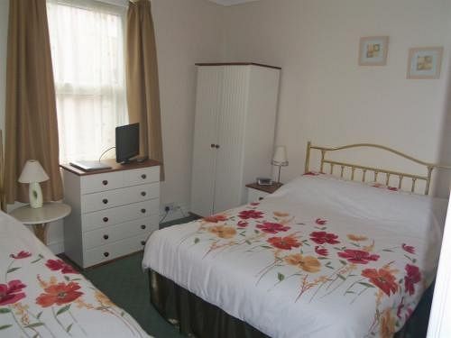 Отель Burlington Quays