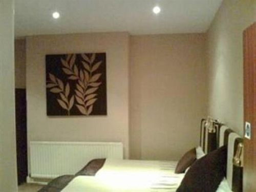 Отель Claireville