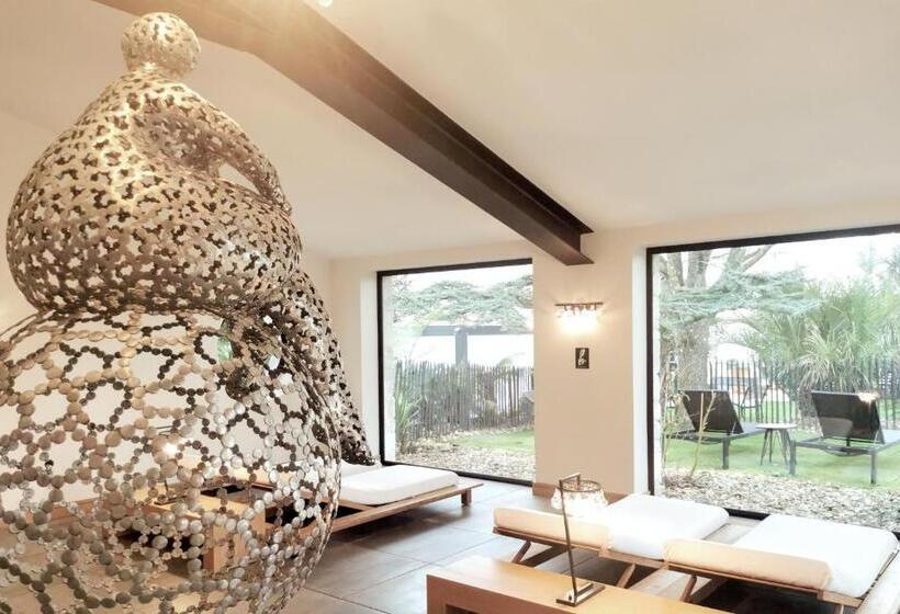 فندق Le Clos Saint Martin Hôtel & Spa