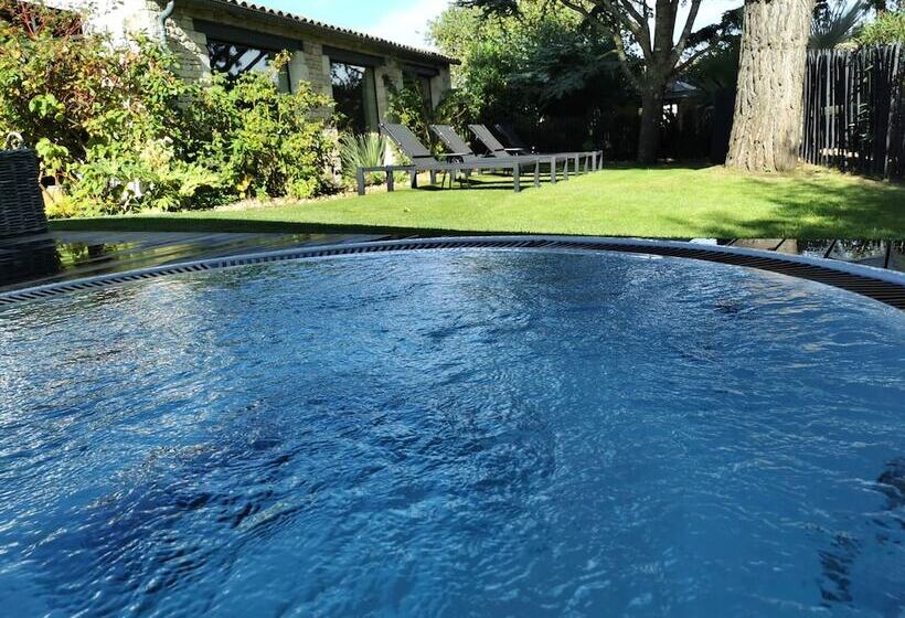 فندق Le Clos Saint Martin Hôtel & Spa