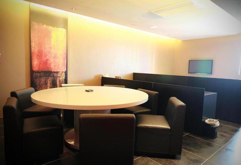 בית מלון כפרי Oscar Suite