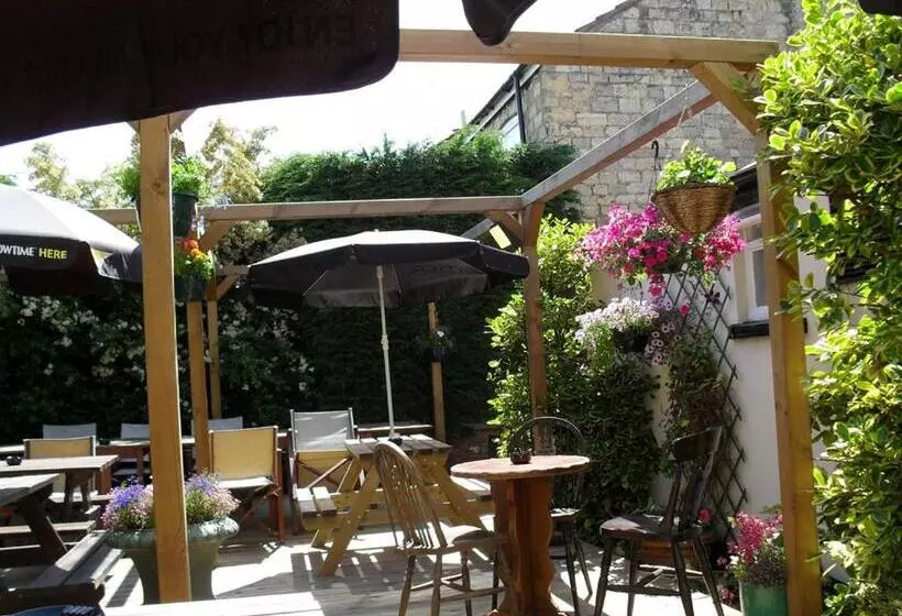 هتل Queen In The West