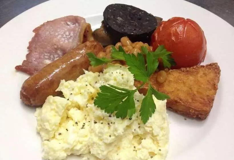 Отель The Farmers Boy Inn Guest House