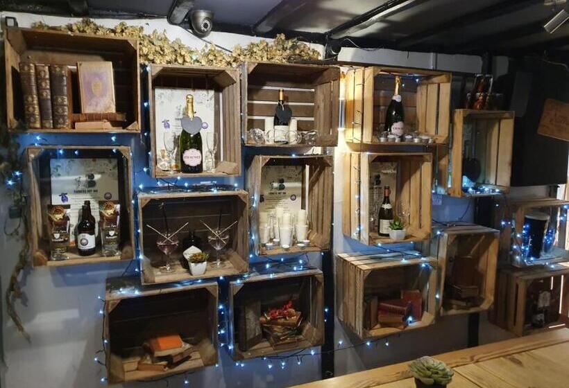 호텔 The Farmers Boy Inn Guest House