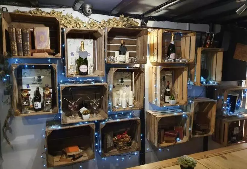 Отель The Farmers Boy Inn Guest House