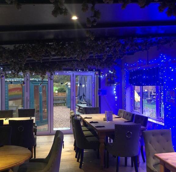 호텔 The Farmers Boy Inn Guest House