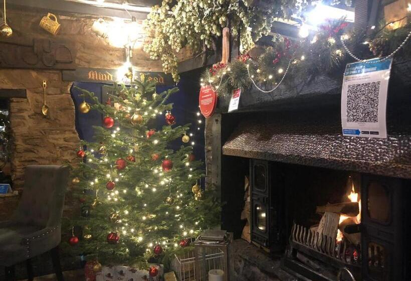 호텔 The Farmers Boy Inn Guest House