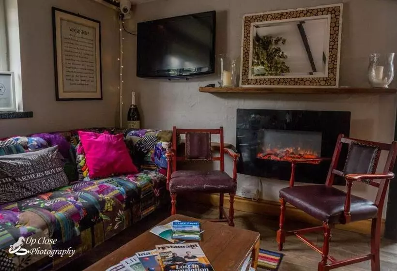 Отель The Farmers Boy Inn Guest House