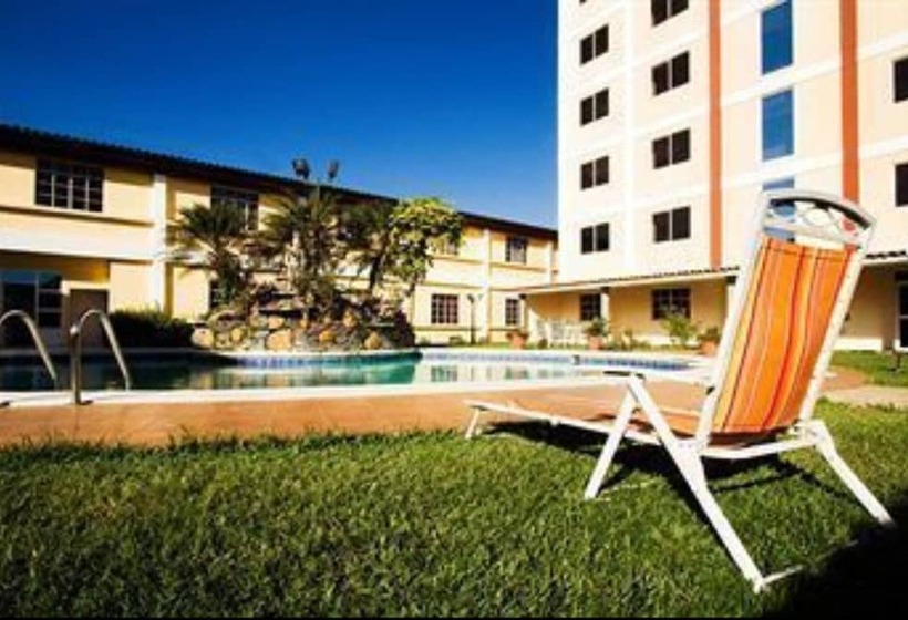 هتل Tolteka Plaza