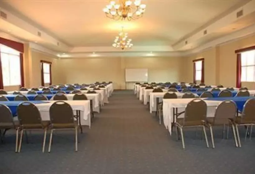 هتل Tolteka Plaza