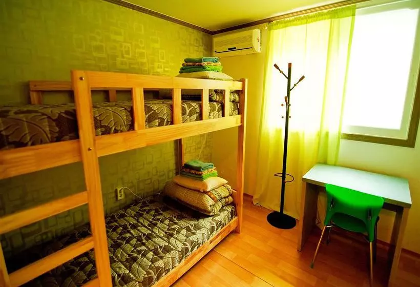 Kimchee Hongdae Guesthouse  Hostel