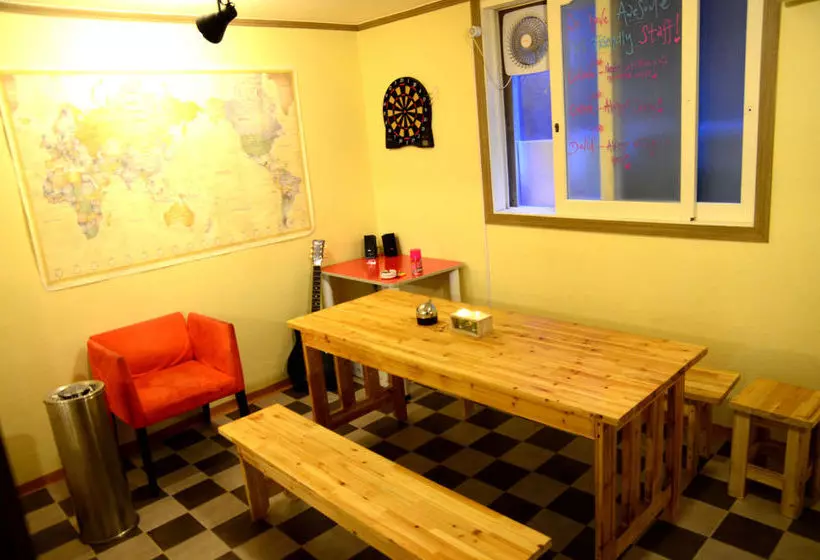 Kimchee Hongdae Guesthouse  Hostel