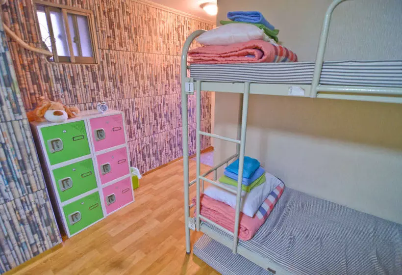 Kimchee Hongdae Guesthouse  Hostel