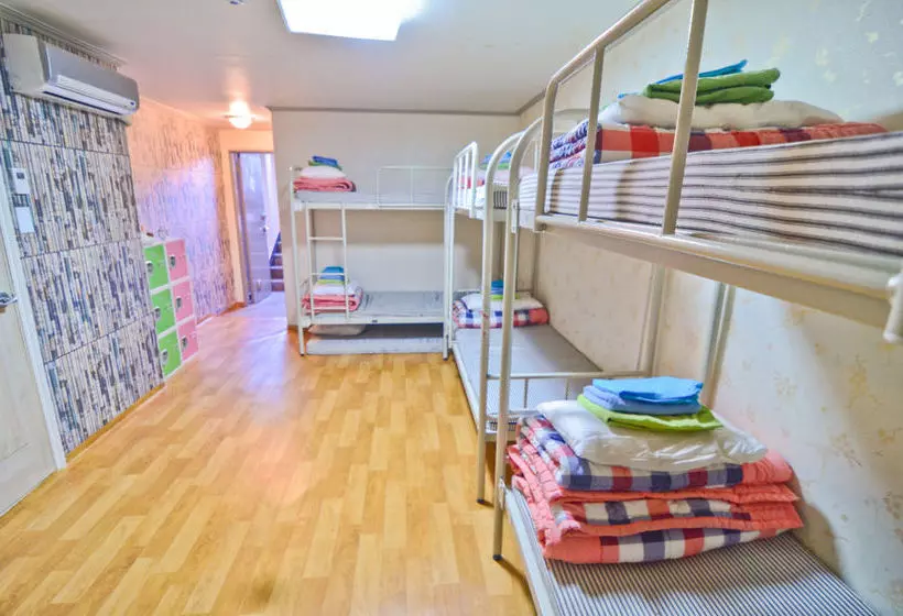 Kimchee Hongdae Guesthouse  Hostel