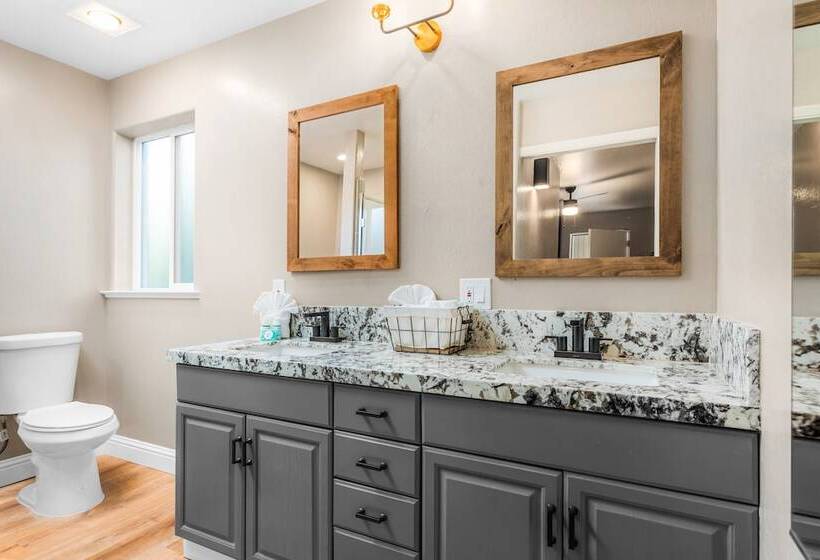 汽车旅馆  The Inn At Boatworks, Lake Tahoe