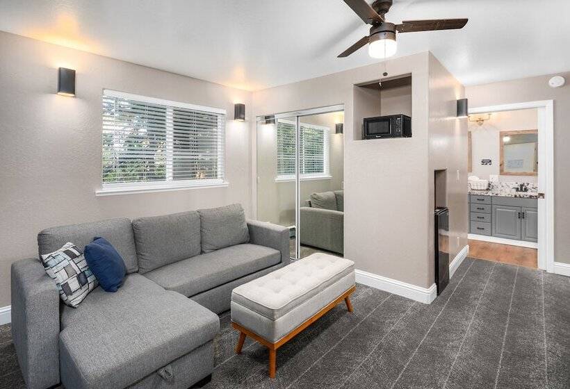 汽车旅馆  The Inn At Boatworks, Lake Tahoe