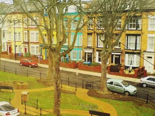 Majatalo Aartswood Guest House