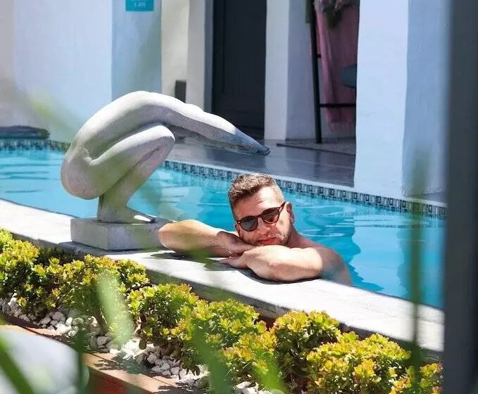 بنسيون Abalone Hotel & Villa S