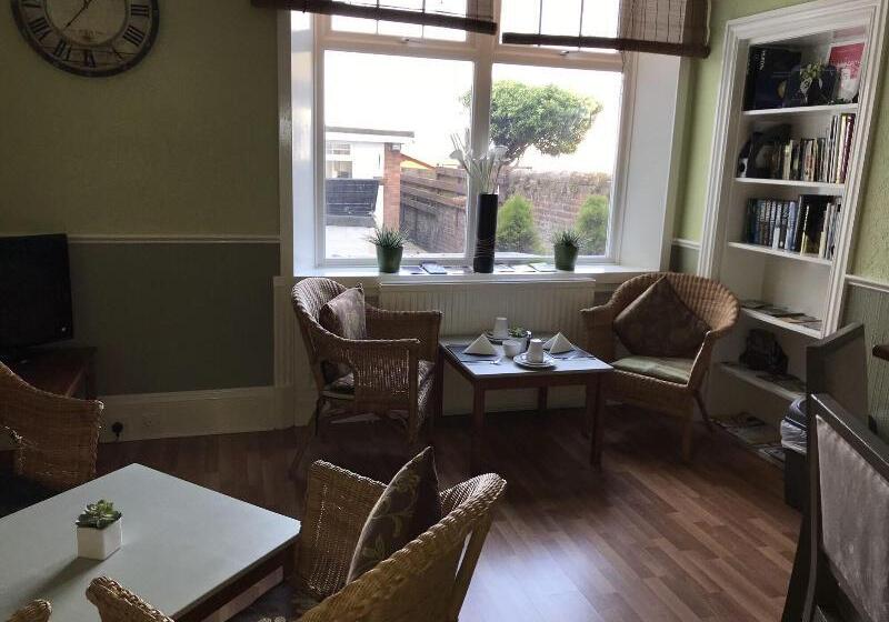 פנסיון Beechwood Ensuite Guest House