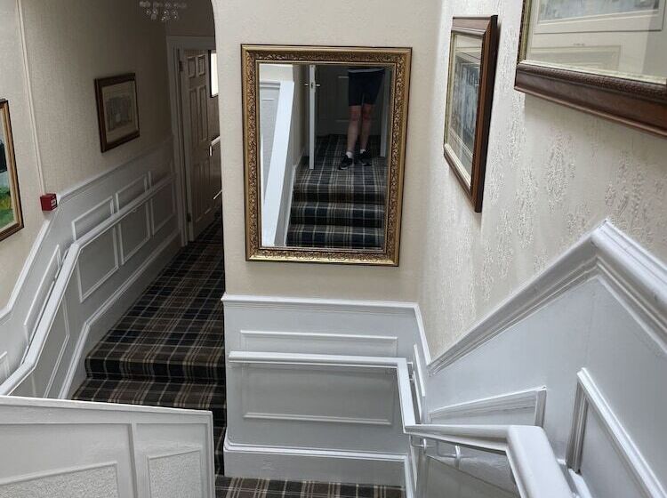 פנסיון Beechwood Ensuite Guest House