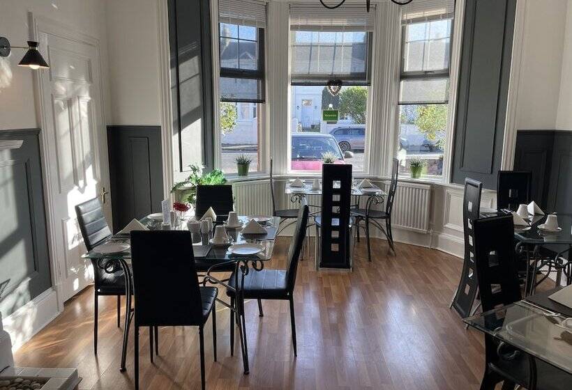 פנסיון Beechwood Ensuite Guest House