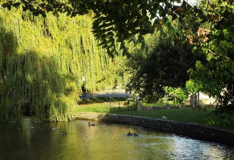 פנסיון Broadlands Adults Only