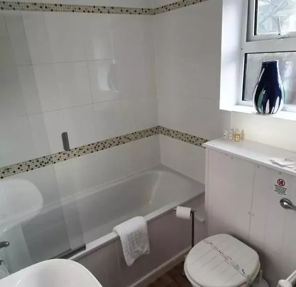 פנסיון Broadlands Adults Only