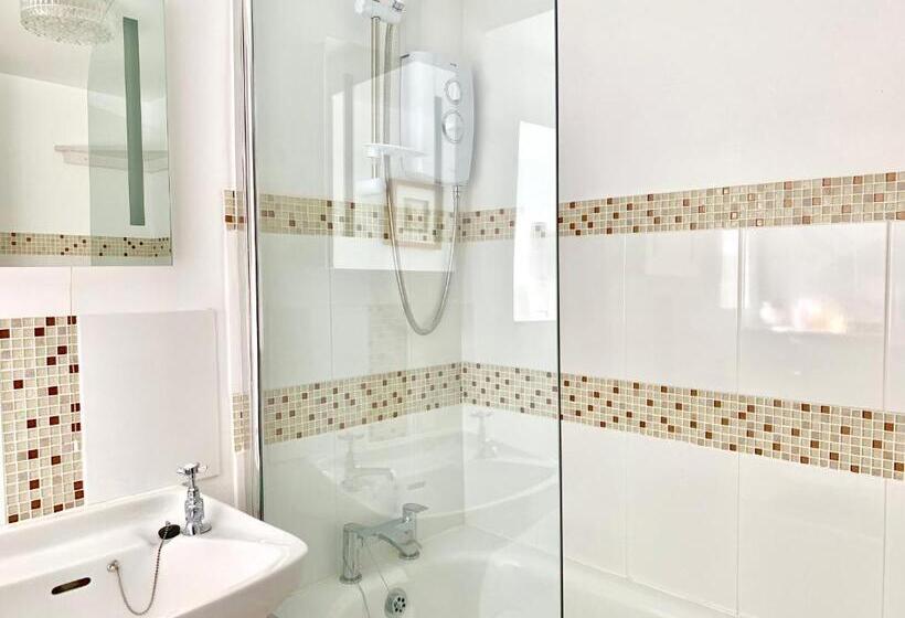 Пансион Broadlands Adults Only