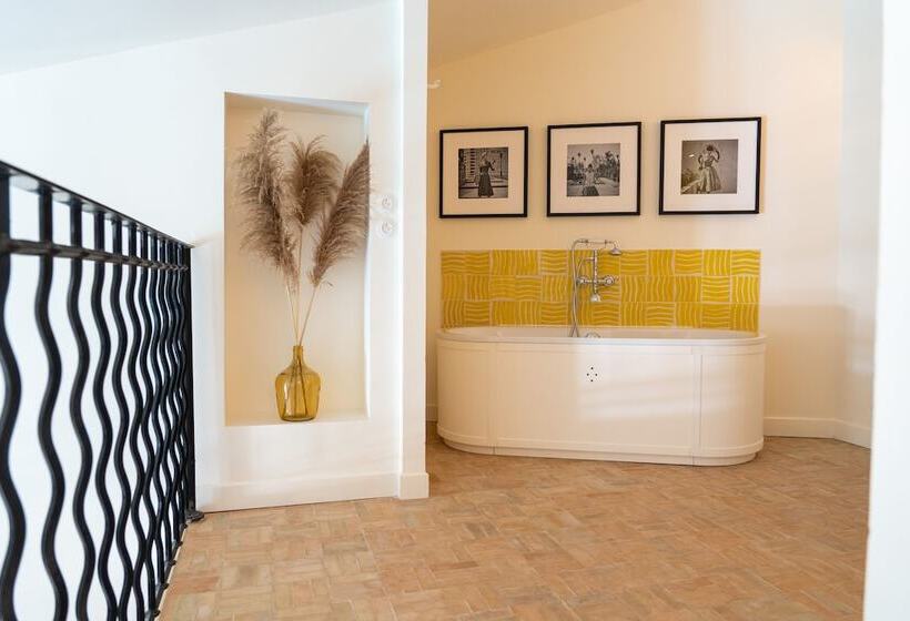 Пансион Chateau Les Crostes