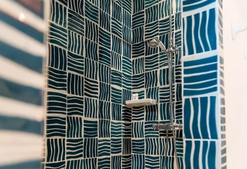 پانسیون Chateau Les Crostes