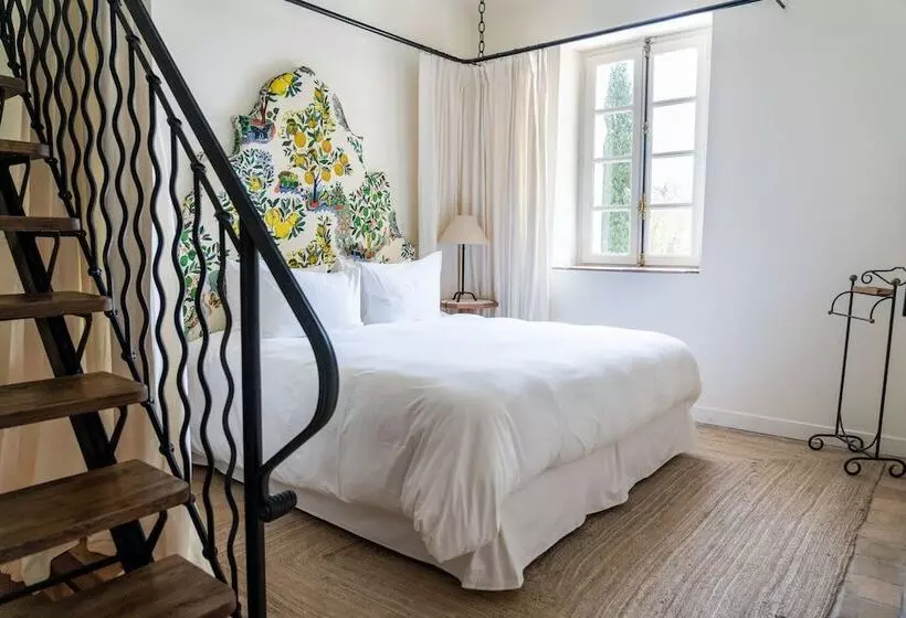 پانسیون Chateau Les Crostes