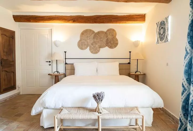 پانسیون Chateau Les Crostes