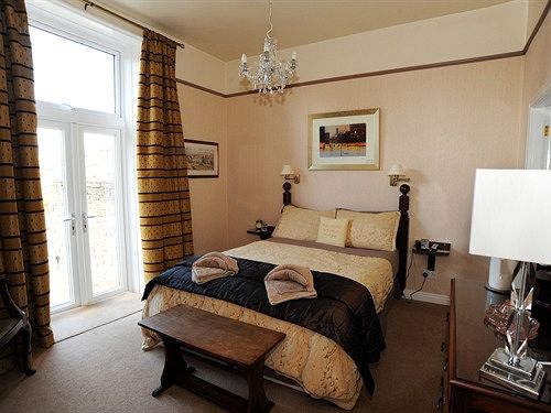 بنسيون Chinthurst B&b - Guest House