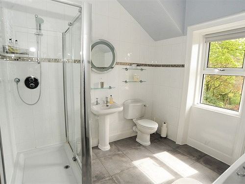 بنسيون Chinthurst B&b - Guest House