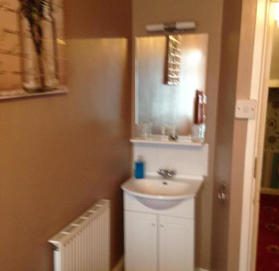 פנסיון Copperfields Guest House