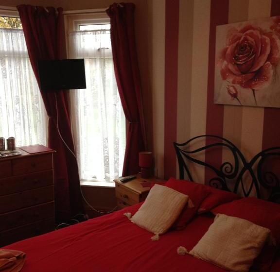 פנסיון Copperfields Guest House