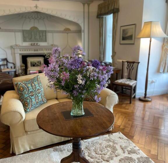 פנסיון Edgcott House