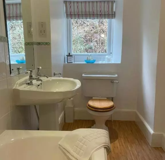 פנסיון Edgcott House