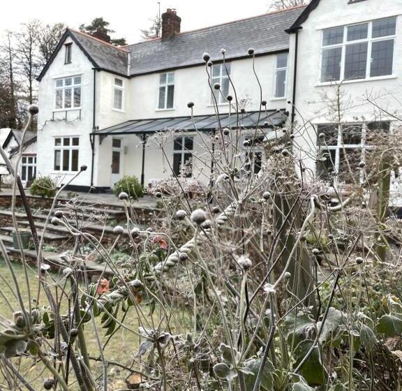 פנסיון Edgcott House