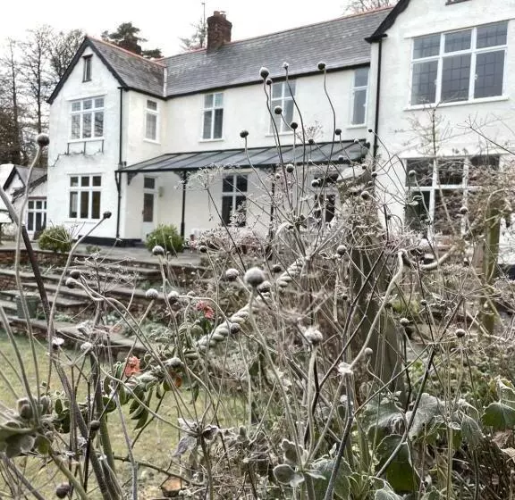 פנסיון Edgcott House