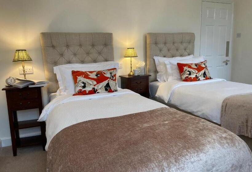 פנסיון Edgcott House