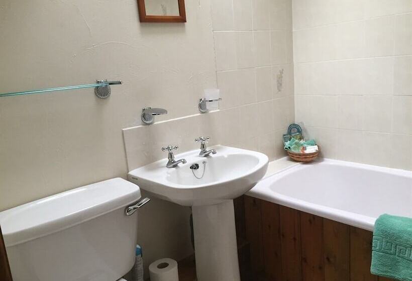 بنسيون Middle Flass Lodge