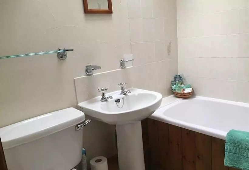 بنسيون Middle Flass Lodge