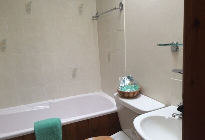 بنسيون Middle Flass Lodge